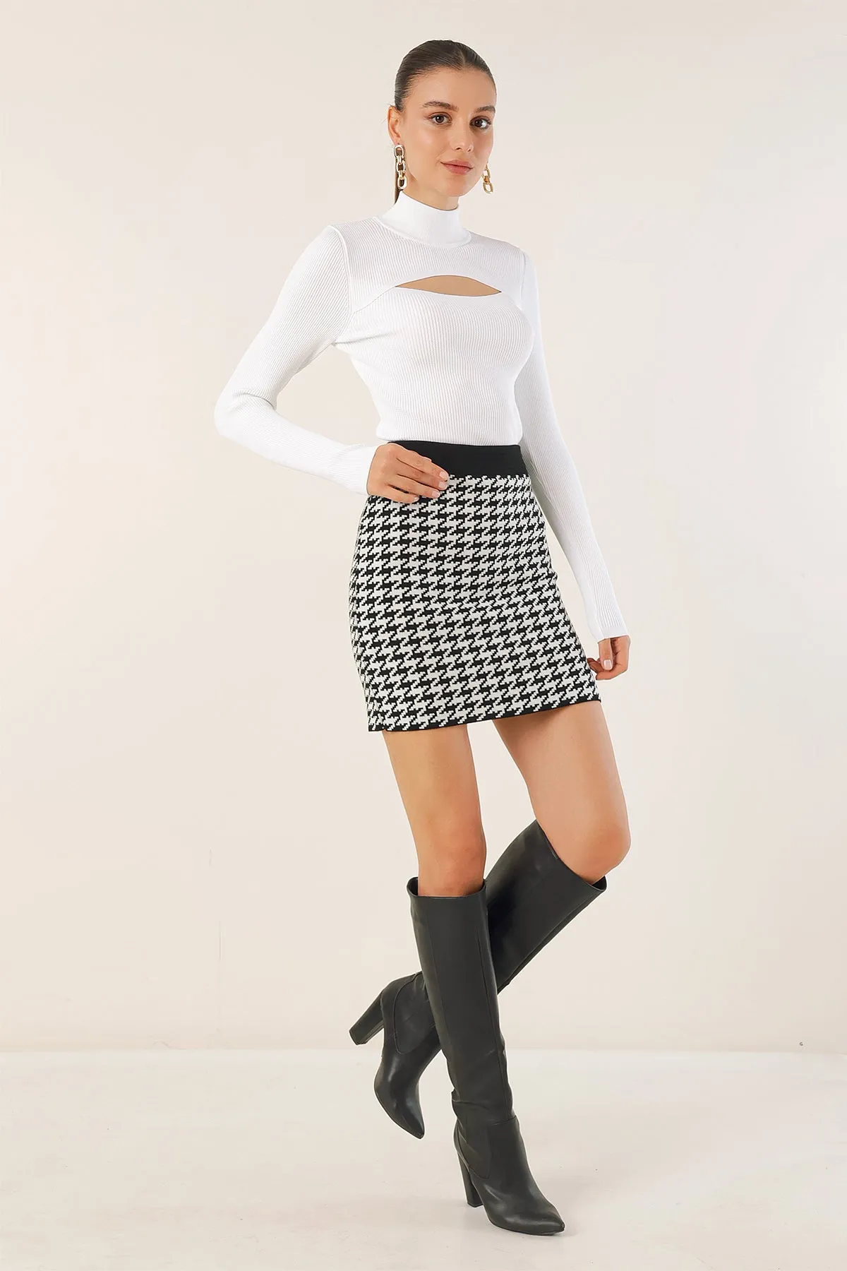 BGD Women Patterned Mini Knit Skirt - Black - Avondale