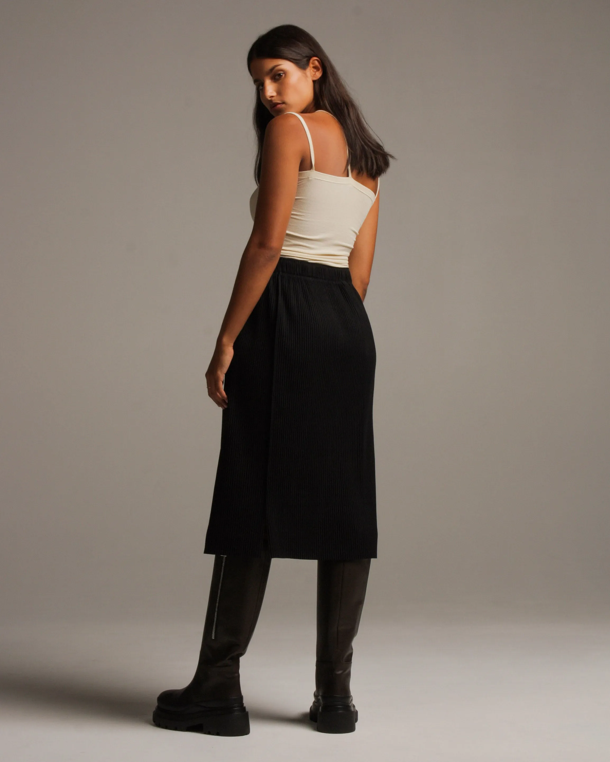 Black Square Pleats Skirt