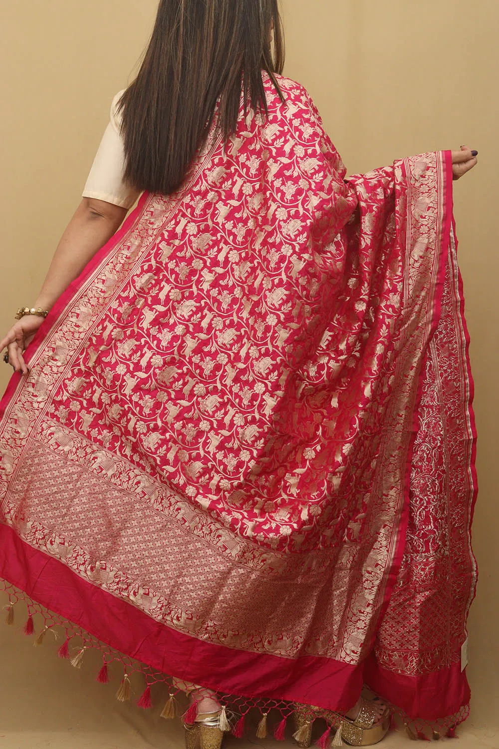 Elegant Pink Banarasi Silk Shikargah Dupatta: A Timeless Masterpiece