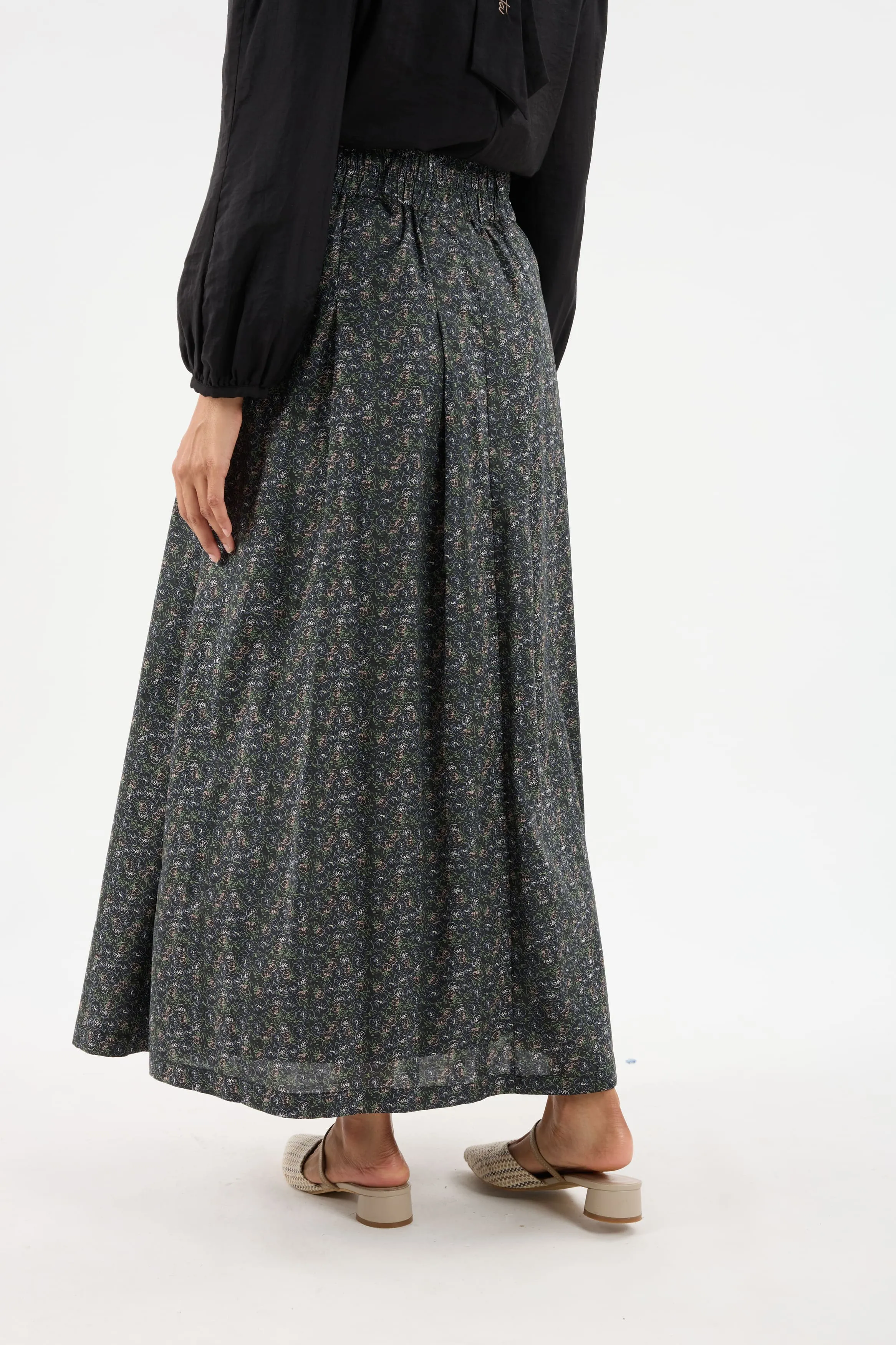 Mekar Black Pleated Skirt