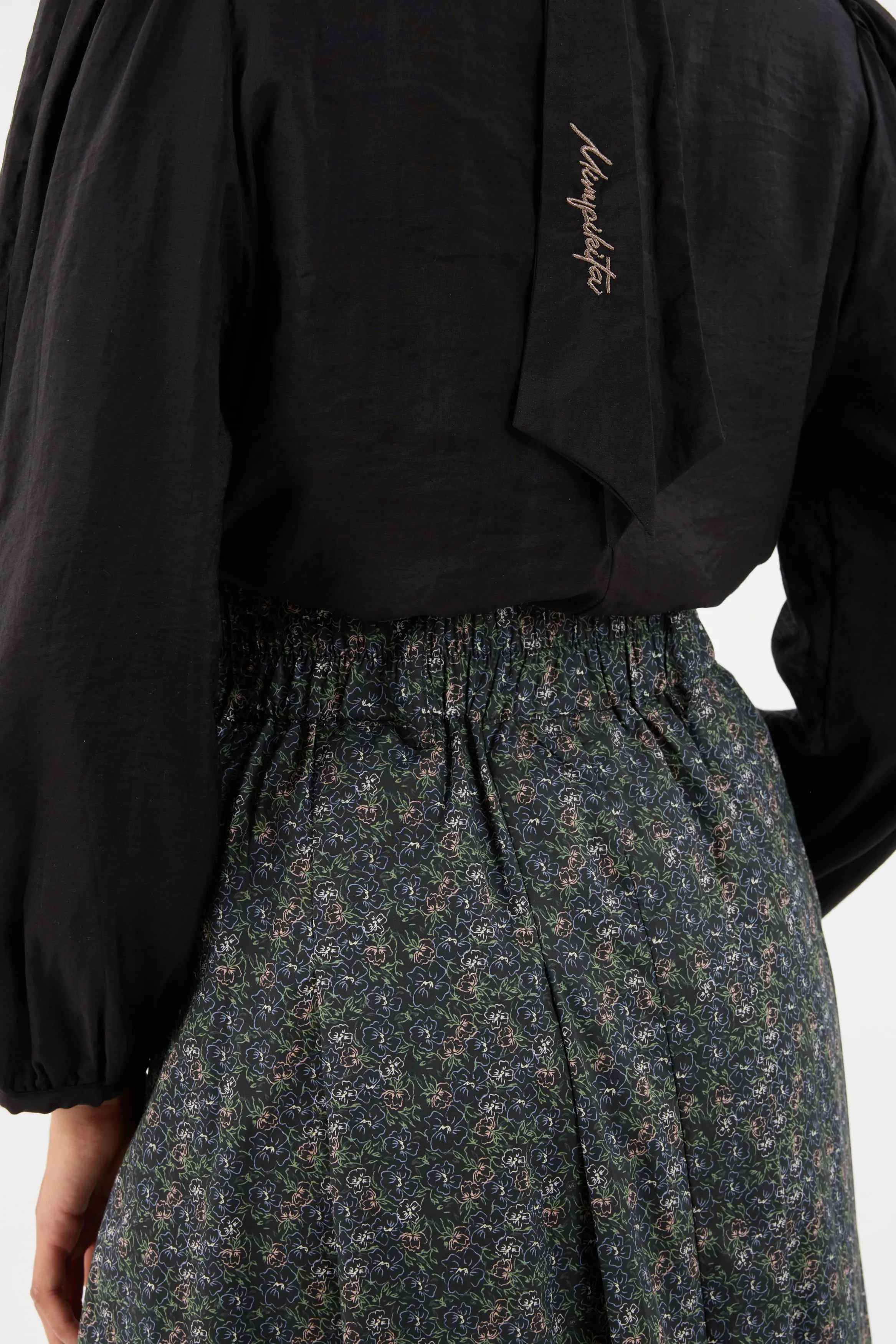Mekar Black Pleated Skirt